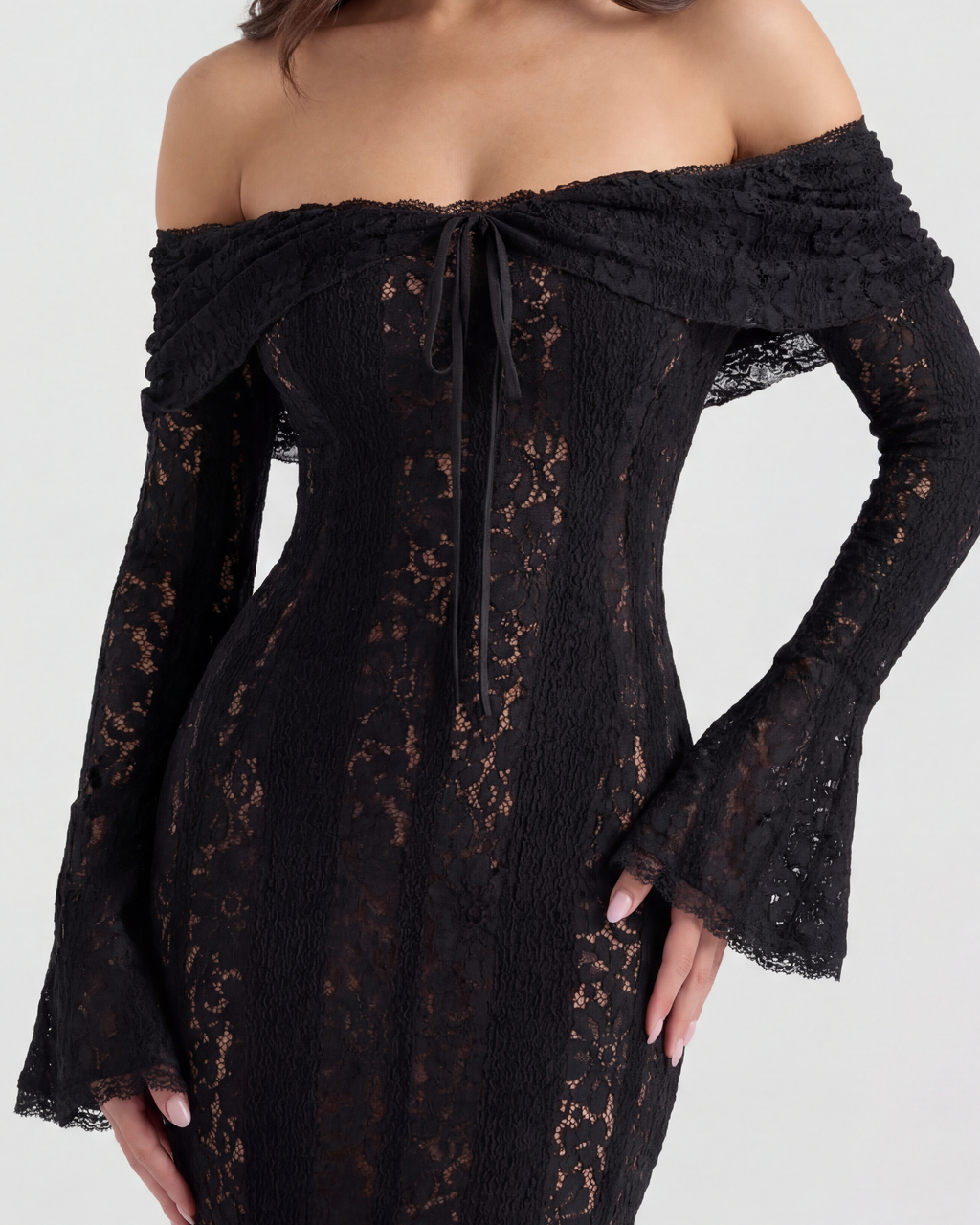 Alessandra Maxi Dress in black